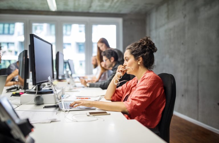 Was Arbeitnehmer beschäftigt – unbezahlte Überstunden, Gender-Pay Gap und psychische Gesundheit am Arbeitsplatz