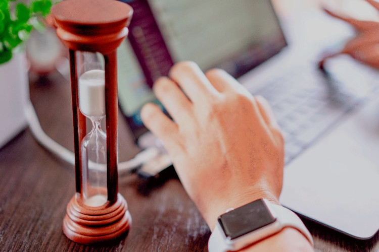 Mitarbeitende fordern mehr Flexibilität und weniger Stress – Studie zeigt Status quo der Zufriedenheit