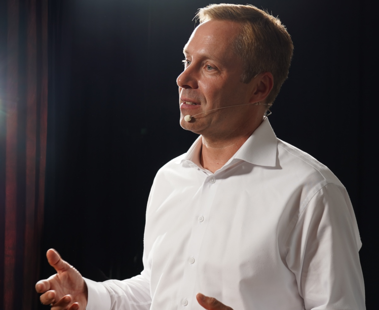 Interview: Executive Search und der Dunning-Kruger-Effekt – Wie unsere Einstellungsentscheidungen beeinflusst werden